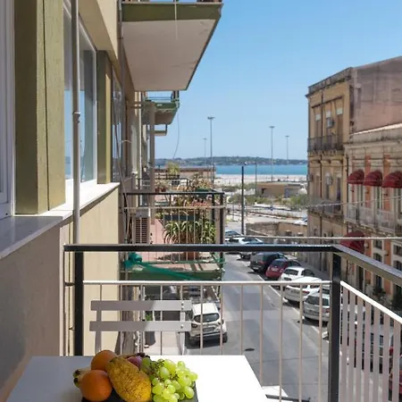 Near Ortigia Сиракузы