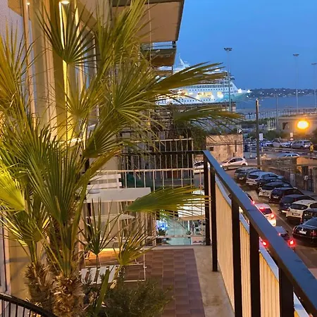 Alojamento de Acomodação e Pequeno-almoço Near Ortigia 4*