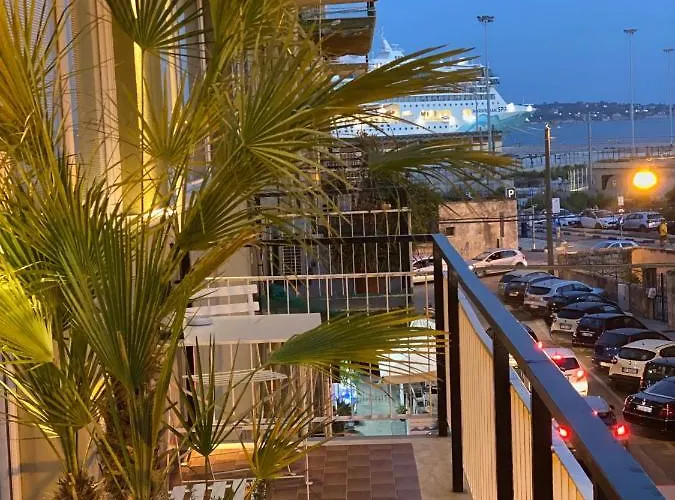 Alojamento de Acomodação e Pequeno-almoço Near Ortigia 3*
